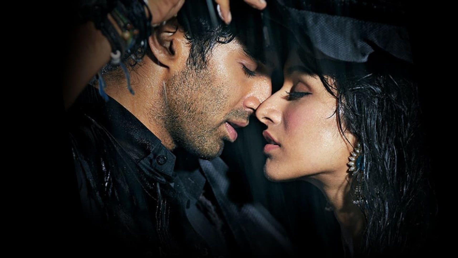 Aashiqui 2 background