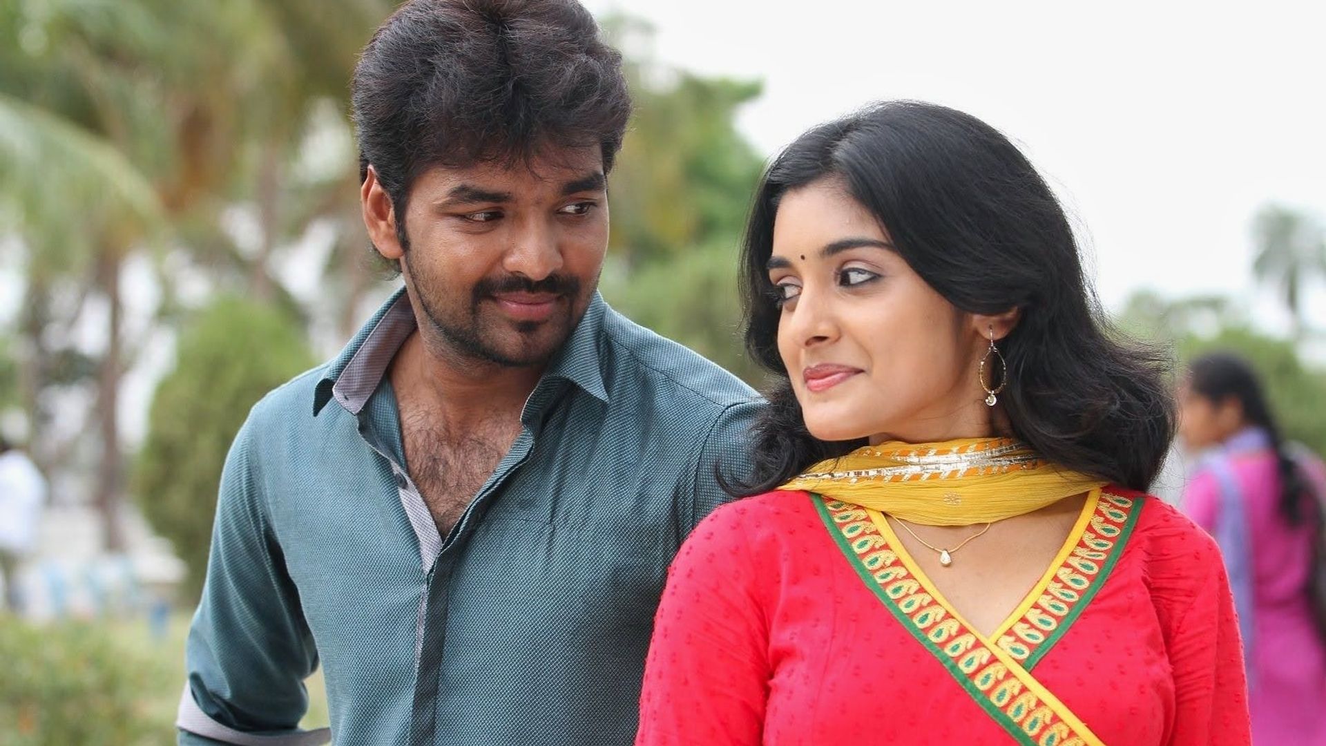 Naveena Saraswathi Sabatham background