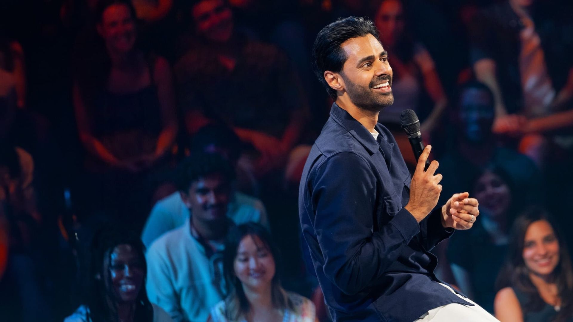 Hasan Minhaj: Off with His Head background