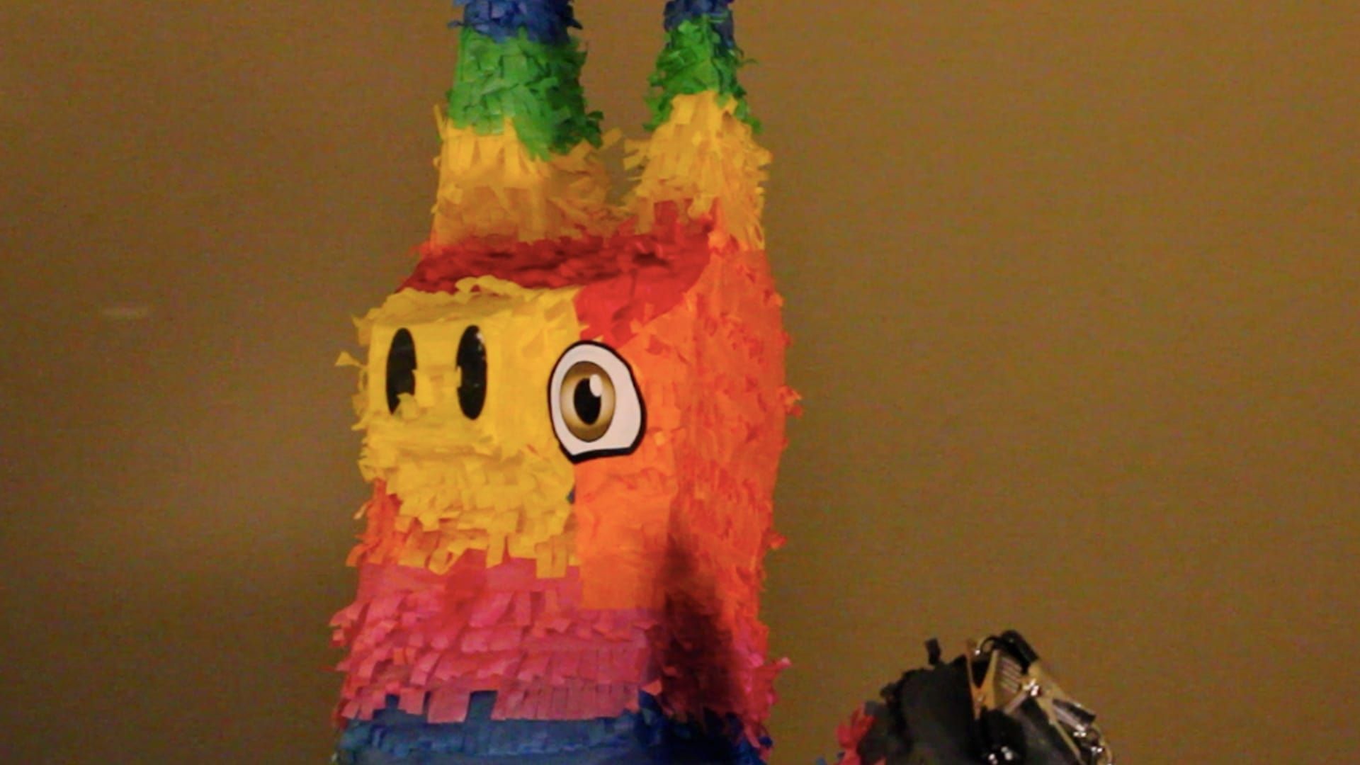 Killer Piñata background