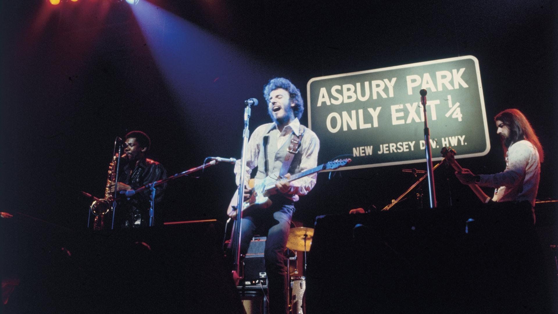 Bruce Springsteen & the E Street Band: The River Tour, Tempe 1980 background