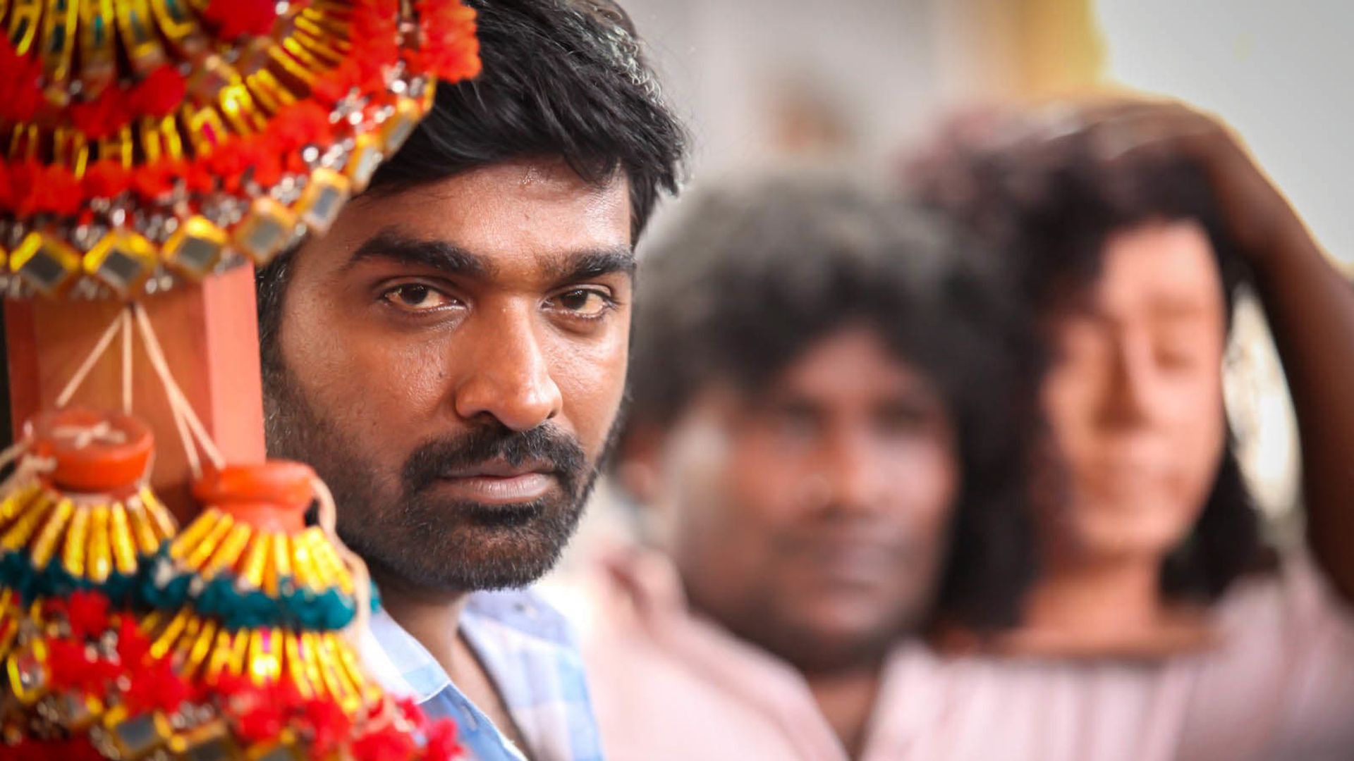 Aandavan Kattalai background