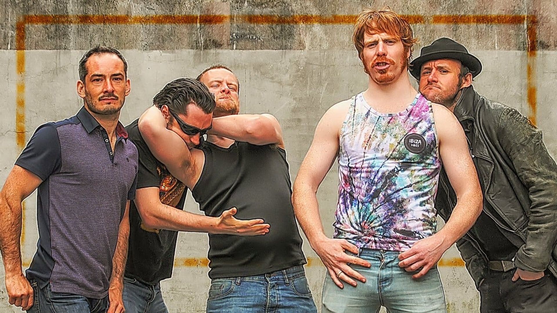 Hardy Bucks background