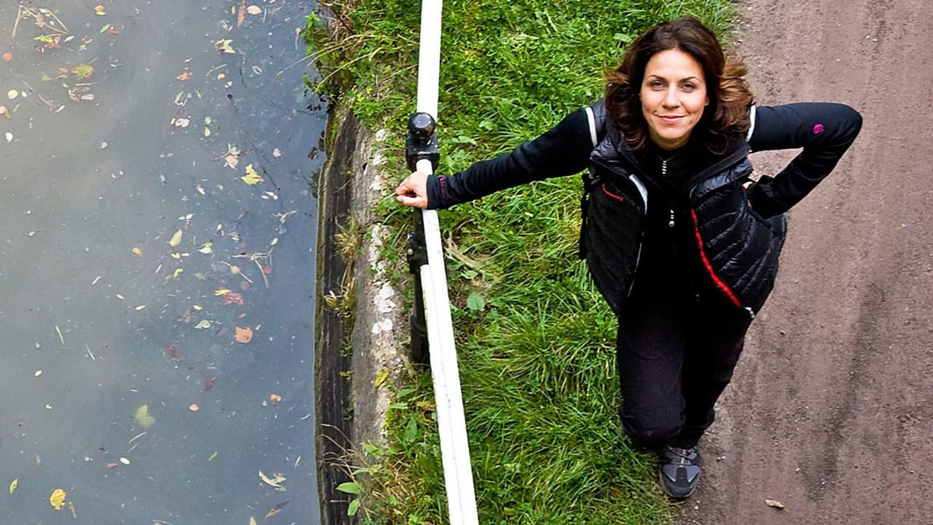 Julia Bradbury's Canal Walks background