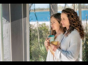 Preview - The Beach House - Hallmark Drama