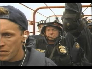 In The Line Of Duty: Ambush In Waco Trailer 1993